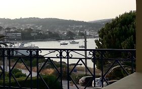 The Swan And The Gull, Porto Rafti Yacht Harbor Apartment
